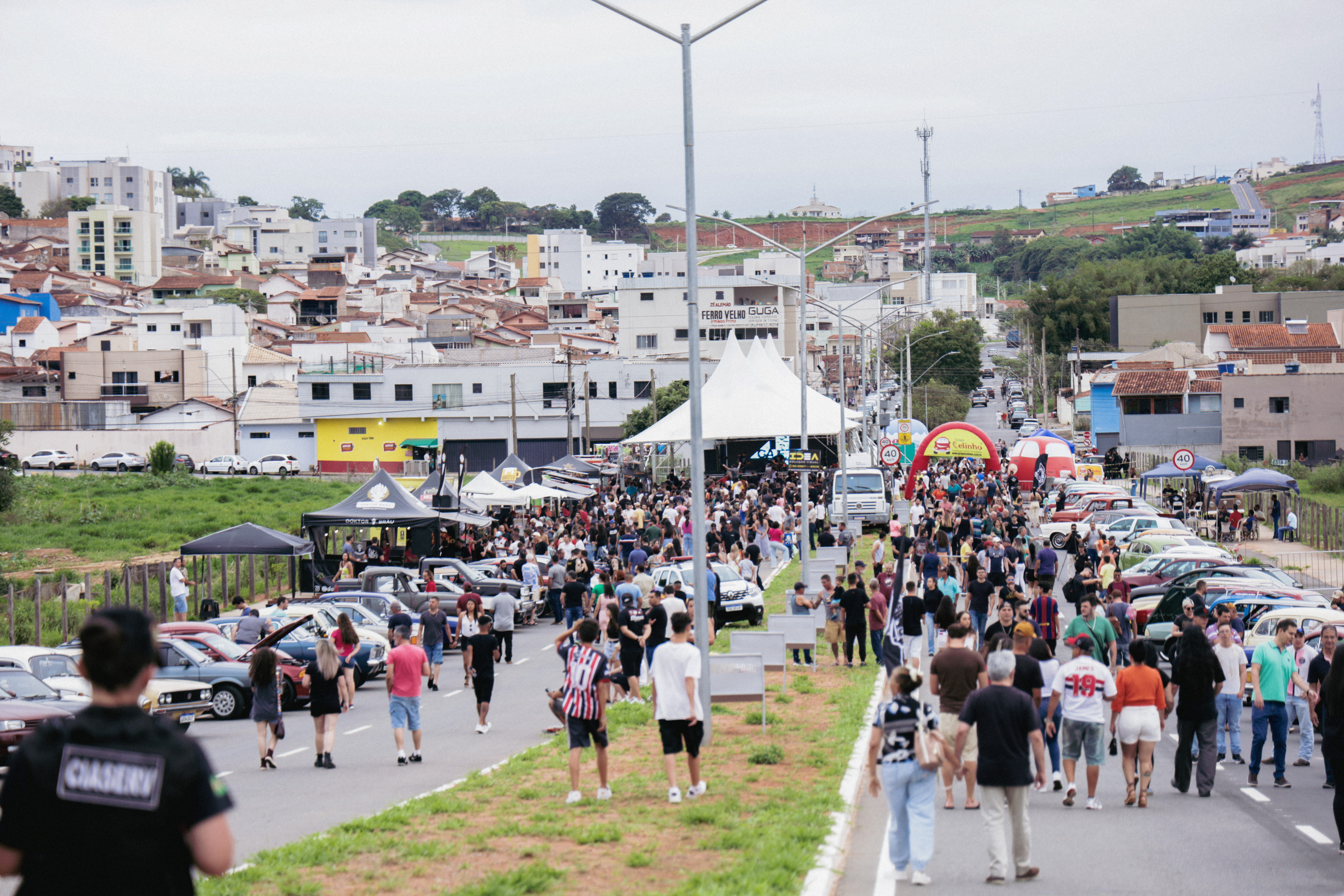 Imagem Noticia: Via Noroeste recebe o maior Encontro de Carros Antigos da região com mais de 250 clássicos