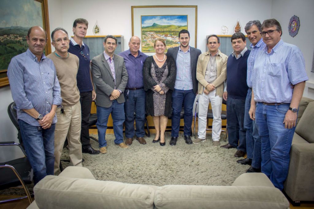 Prefeito recebe empresários parceiros do Projeto EducAÇÃO