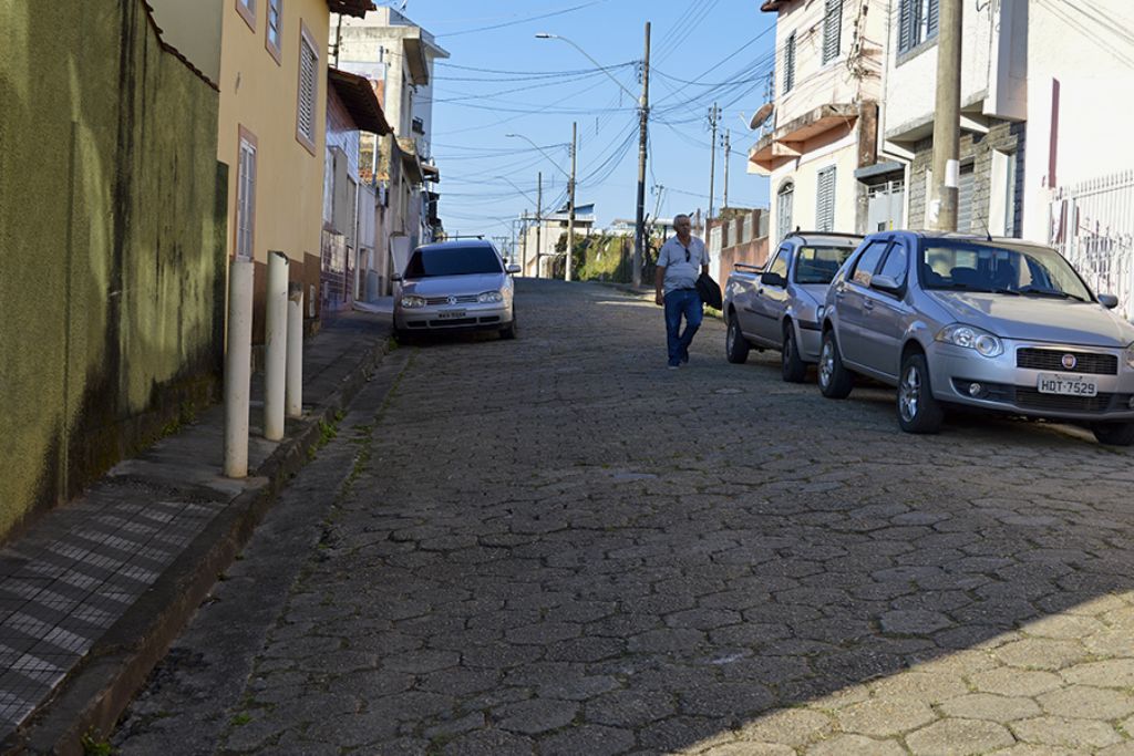 Ruas do Jardim Noronha, Jardim América e próximas ao Centro recebem nova pavimentação