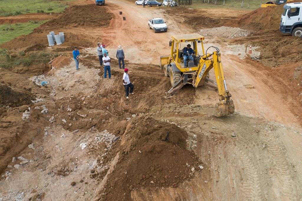 Pavimentação da Estrada do Pantano quase concluída