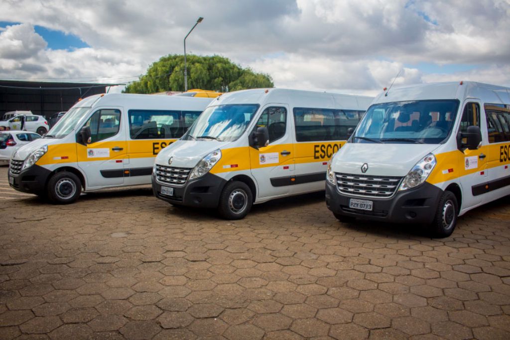 Prefeitura  garante transporte escolar de qualidade para alunos do município