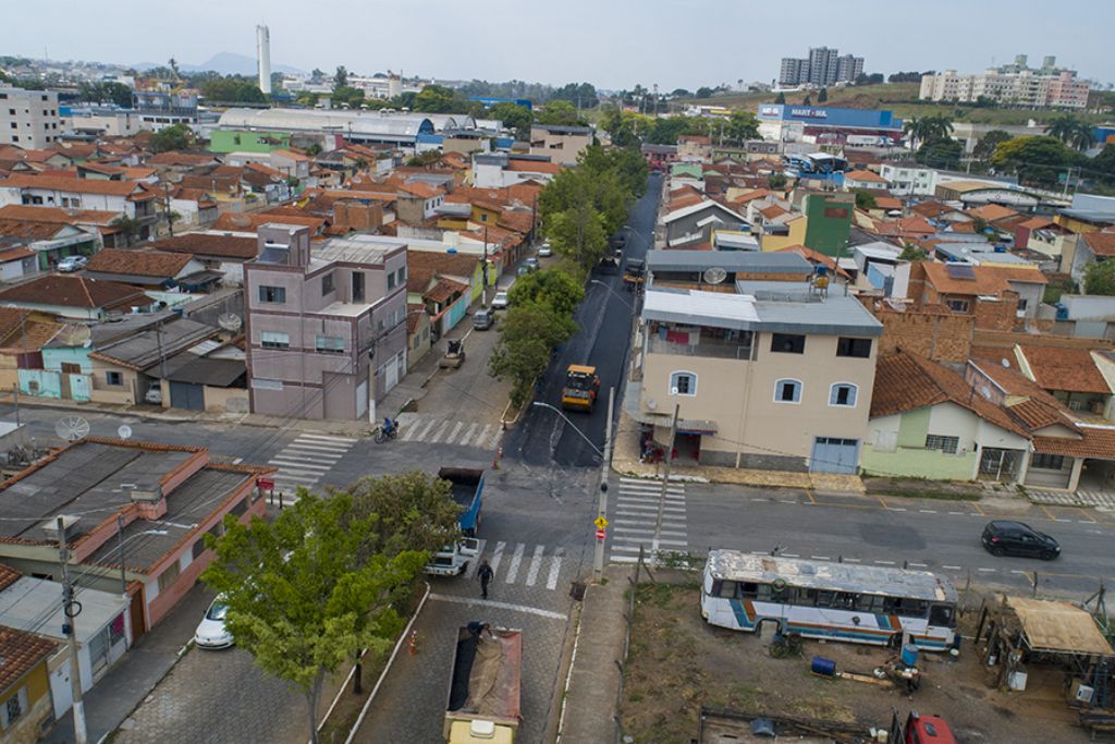 Asfalto novo: ruas de oito bairros vão ter recomposição e manutenção do pavimento