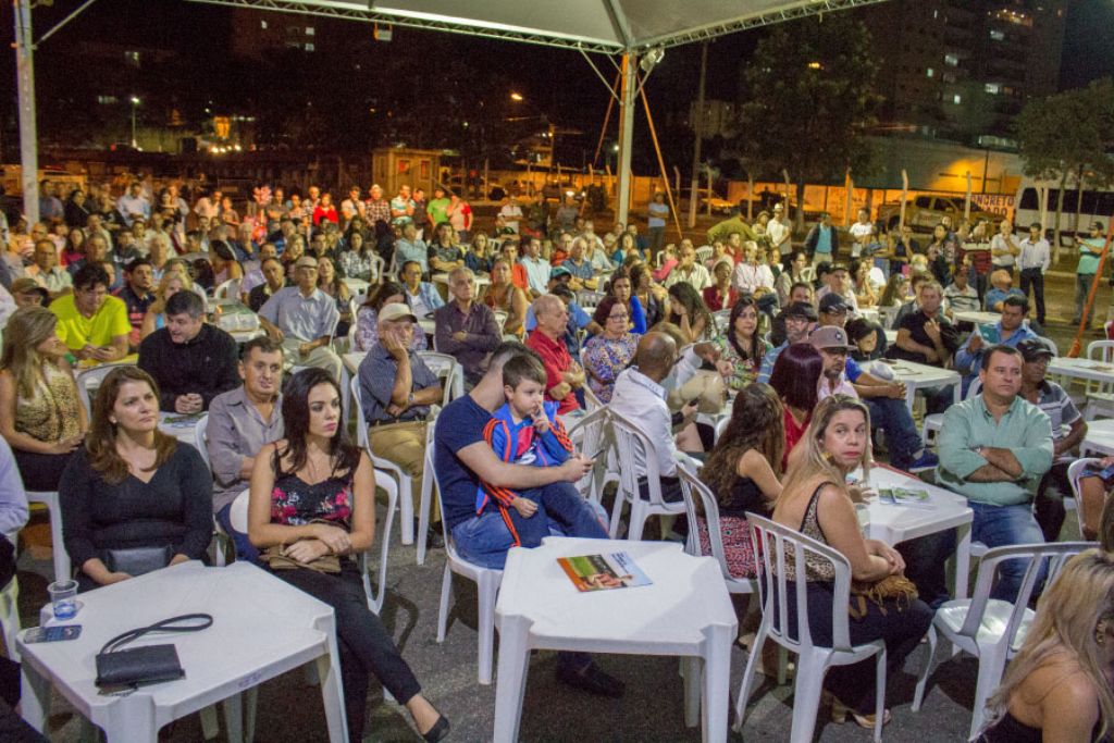 Prefeito Inaugura Casa do Produtor  Para Apoiar Homem do Campo