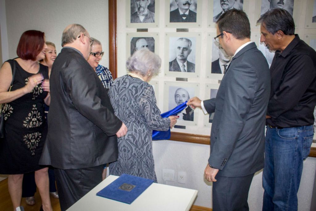 Retrato de Chiquinho Modesto é inserido na galeria de ex-prefeitos