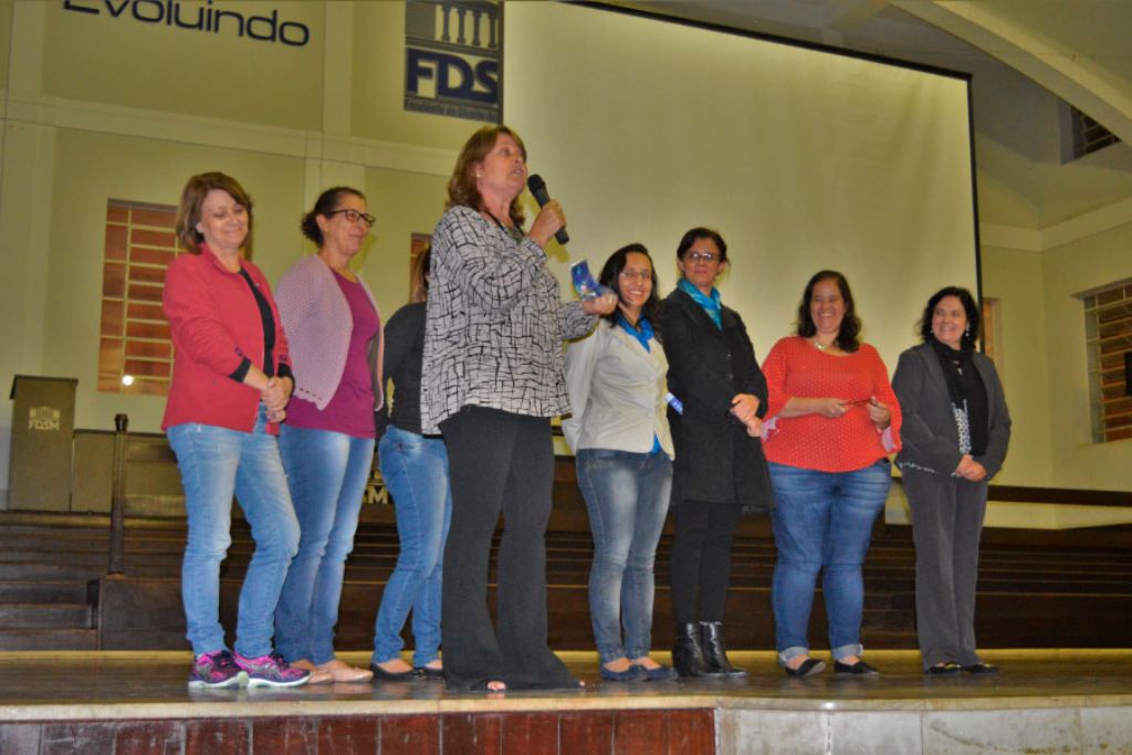 Prefeito tem encontro com professores e reafirma compromisso com a categoria