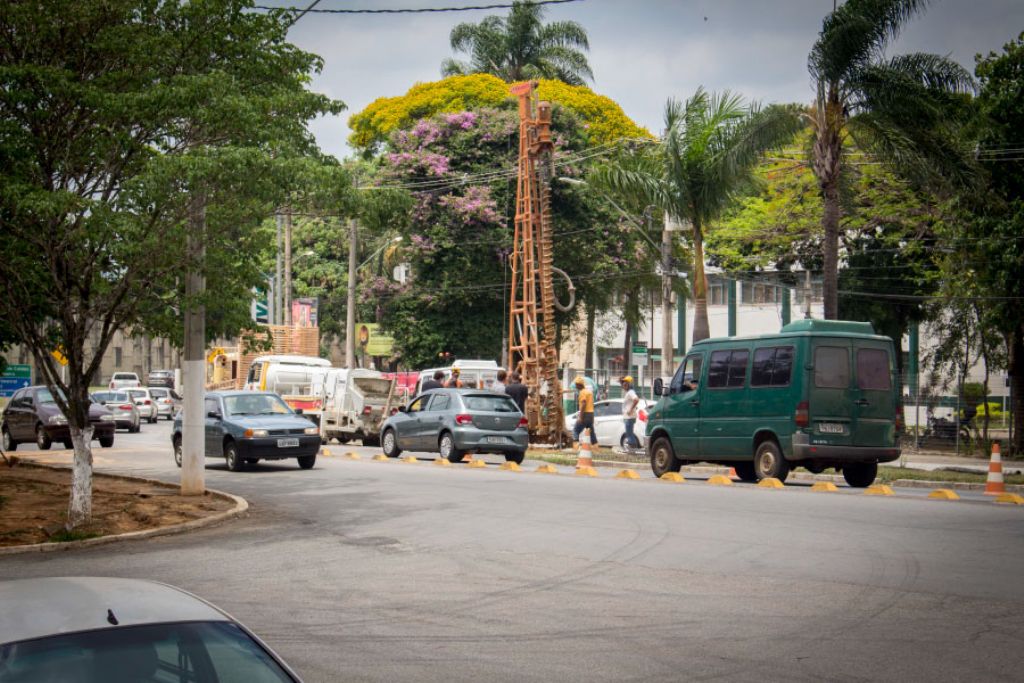 Prefeito esclarece sobre construção do Portal da Cidade