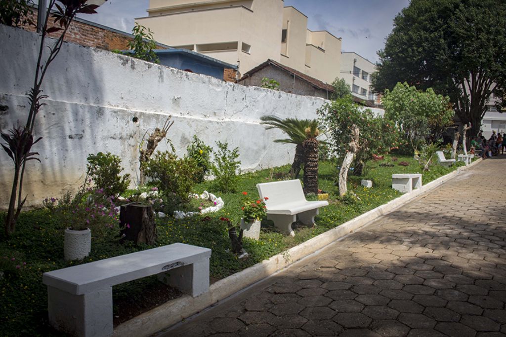Prefeitura realiza obras no Cemitério Municipal para o Dia de Finados