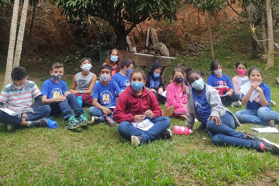 Laboratório além das paredes: Alunos da rede municipal de ensino realizam pesquisa de campo em sítio
