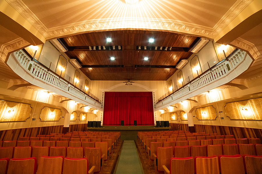 Carnaval gratuito para crianças no teatro