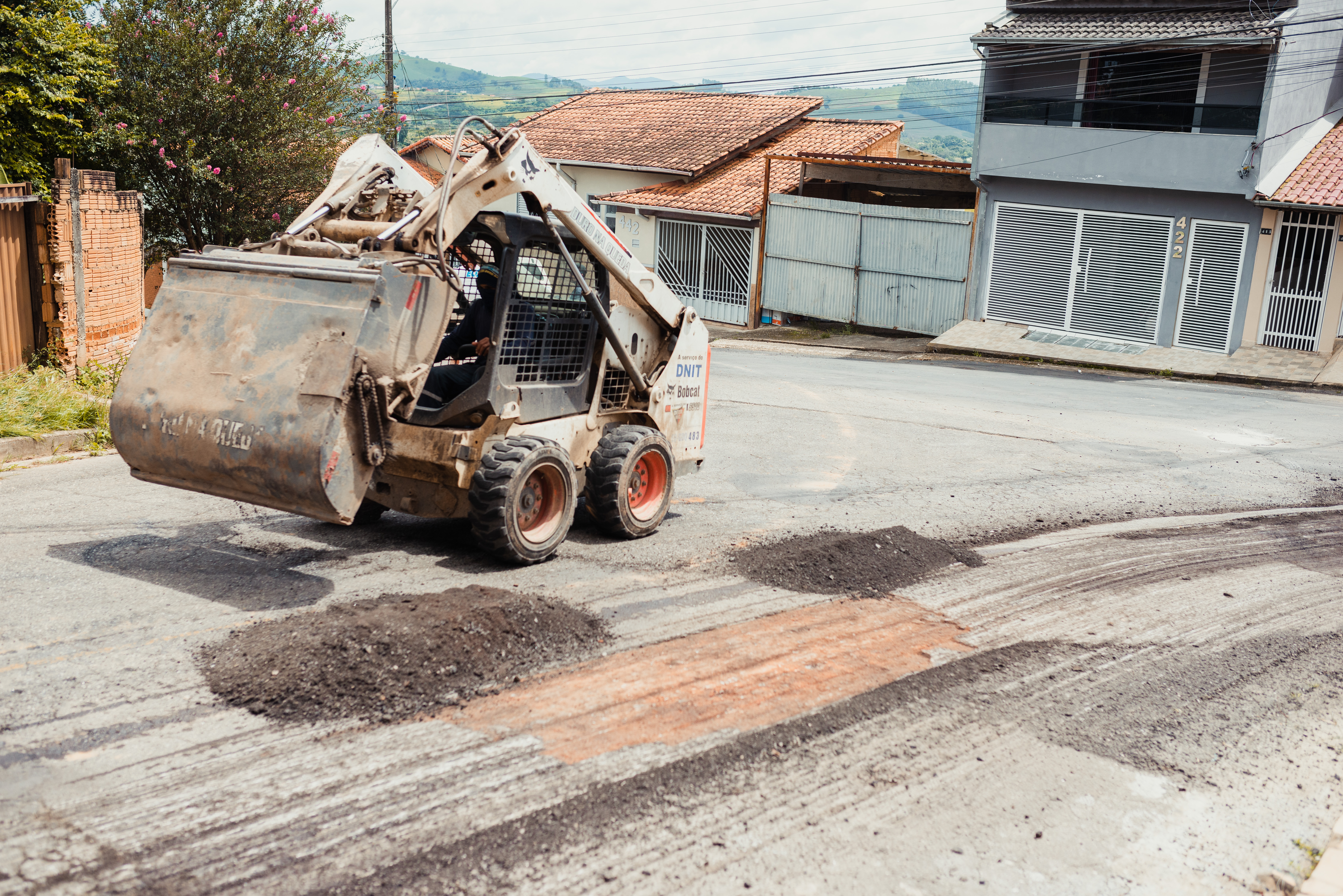 Prefeitura inicia recomposição asfáltica do Bairro Belo Horizonte
