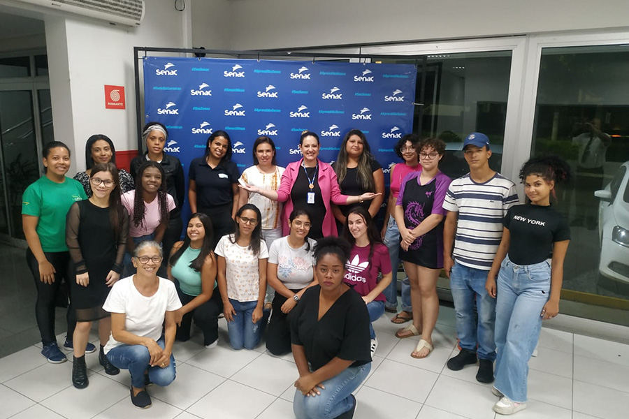 Curso gratuito de recepcionista começa nesta segunda-feira (6)