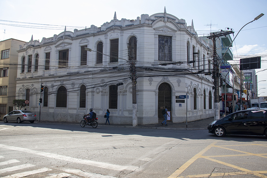 Exposição artística convoca poetas para Projeto Cultural
