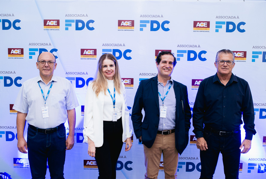 Prefeitura participa de evento que reúne empresário da região
