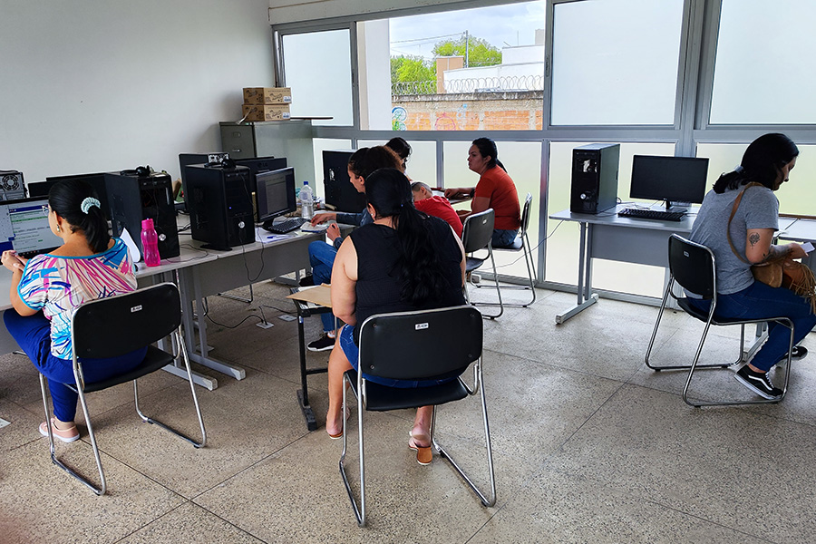 Cerca de 80 famílias são atendidas no mutirão do CadÚnico