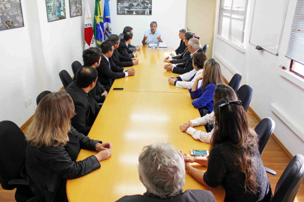 Prefeito recebe visita de diretoria e conselheiros da OAB
