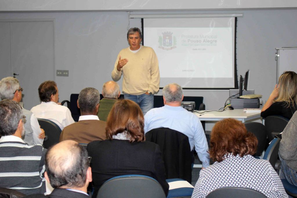 Prefeito reúne primeiro escalão para discutir ações do governo