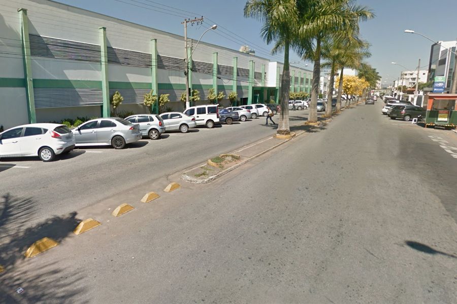 Prefeitura de Pouso Alegre executa obras de recuperação de passeios na região central