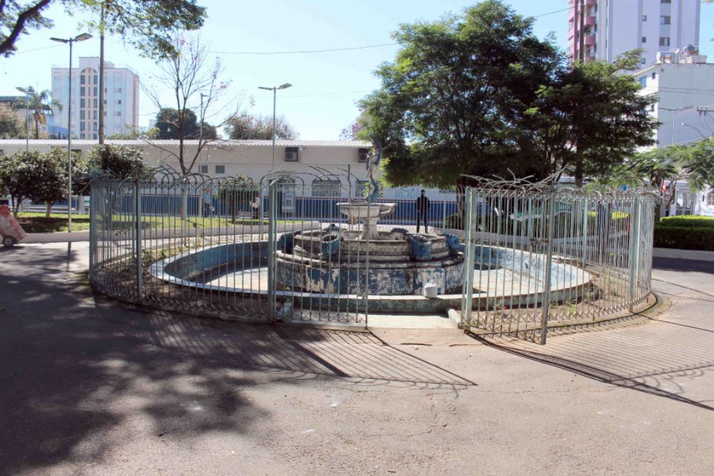 Praça João Pinheiro será revitalizada e fonte luminosa reformada