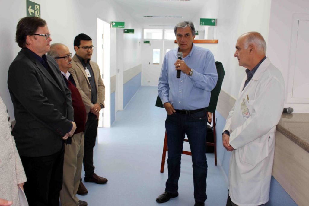 Prefeito participa de inauguração de Centro Neurológico do HCSL